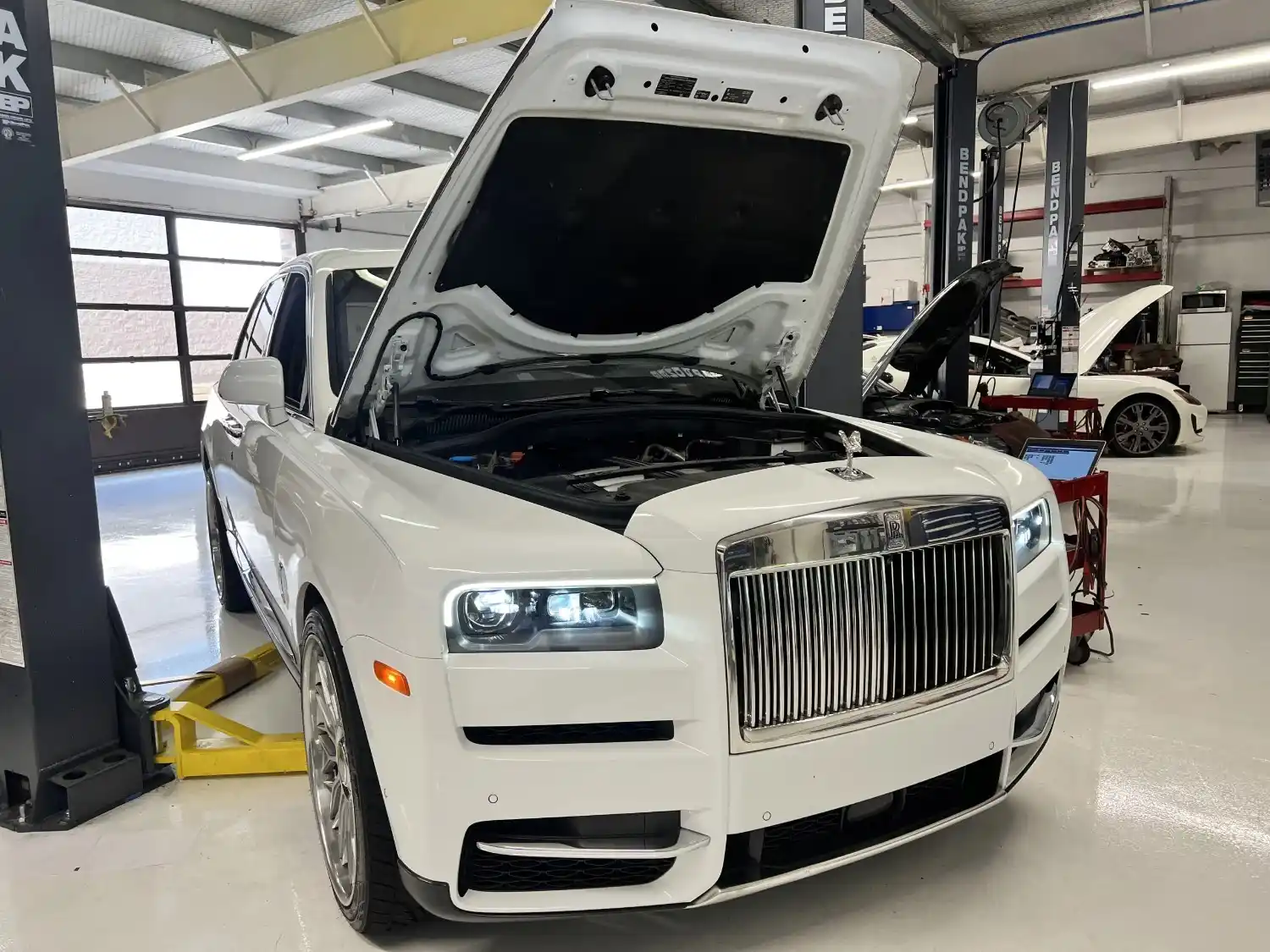 RollsRoyce-Brands-StationOneAutos2