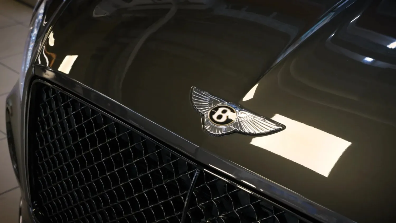 Bentley Car Service in Dubai