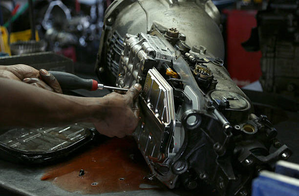 Transmission Repair Guide: Signs, Problems & Maintenance Tips
