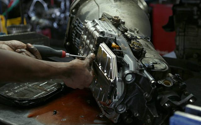 Transmission Repair Guide: Signs, Problems & Maintenance Tips
