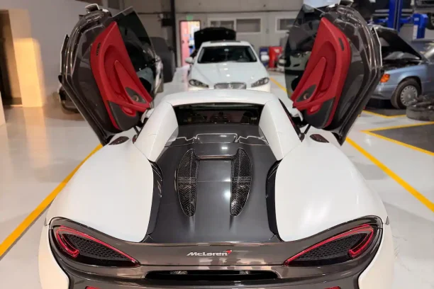 McLaren 570s 2018-Station One Autos (2)